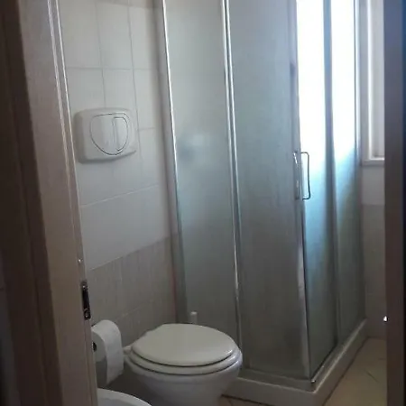 Via De Filippo 8 شقة